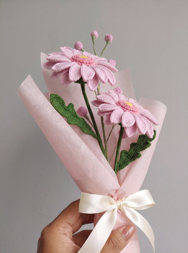 Blush Daisy Crochet Bouquet