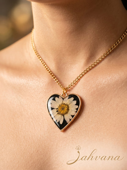 Daisy Heart Necklace — Real Pressed Flower · Gold Chain · Handcrafted Resin