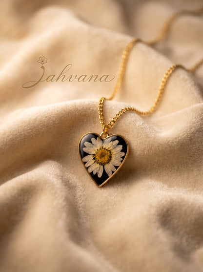 Daisy Heart Necklace — Real Pressed Flower · Gold Chain · Handcrafted Resin