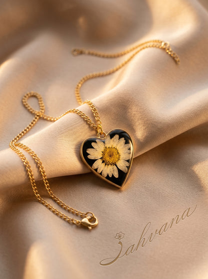 Daisy Heart Necklace — Real Pressed Flower · Gold Chain · Handcrafted Resin